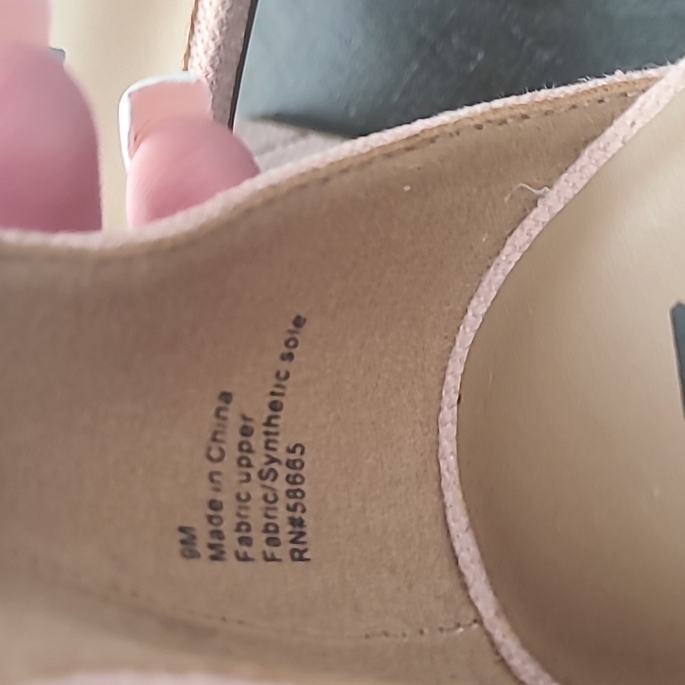 NWOT AND NWOB ABOUND SIZE 9 2' BLOCK HEELS - Picture 9 of 9